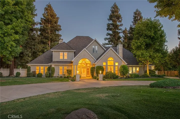 2546 Cedar Crest Court curb appeal at dusk