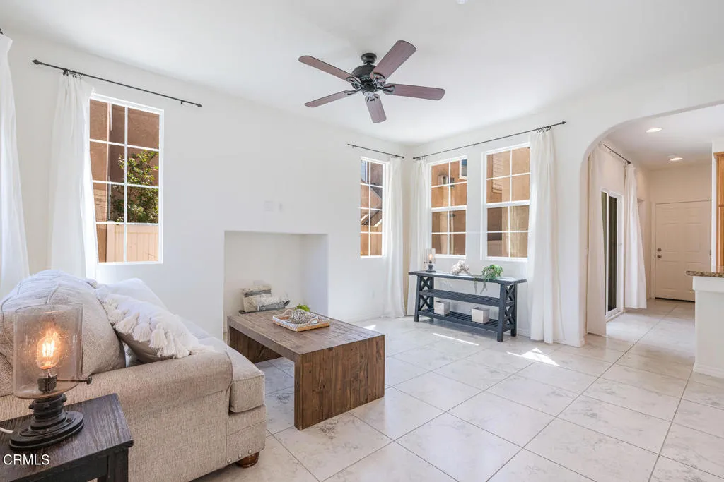 674 Nile River Drive, Oxnard, California 93036 home-pic-4