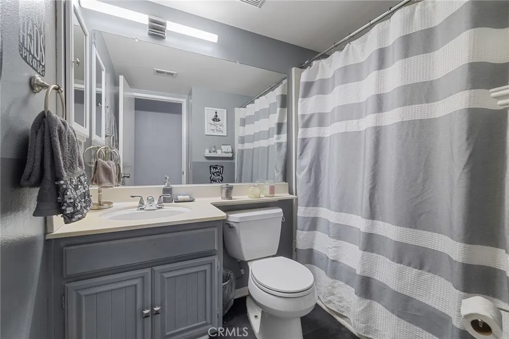 26750 Claudette Street 442, Canyon Country, California 91351 home-pic-17