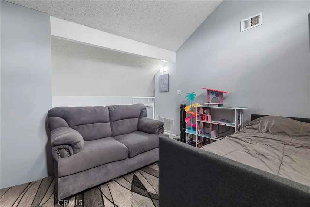 26750 Claudette Street 442, Canyon Country, California 91351 home-pic-26