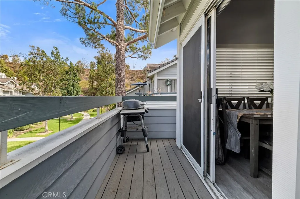 26750 Claudette Street 442, Canyon Country, California 91351 home-pic-7
