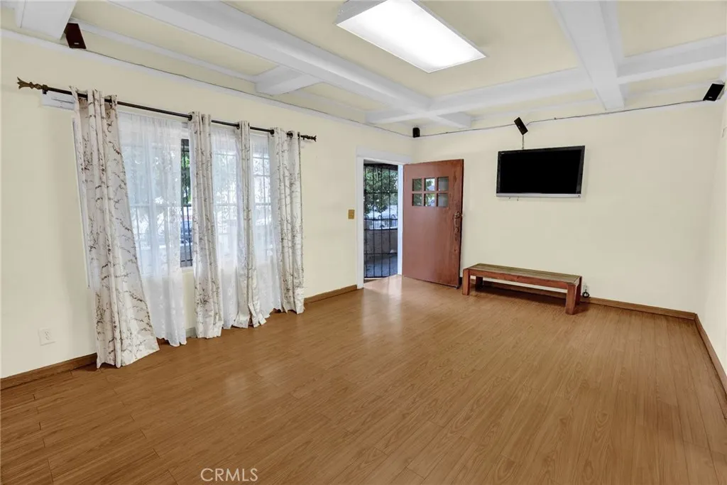 1417 S Norton Avenue, Los Angeles, California 90019 home-pic-3