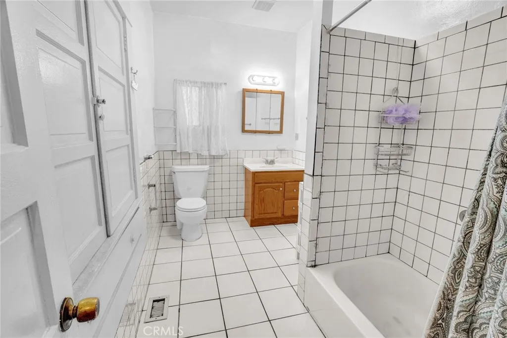 1417 S Norton Avenue, Los Angeles, California 90019 home-pic-15