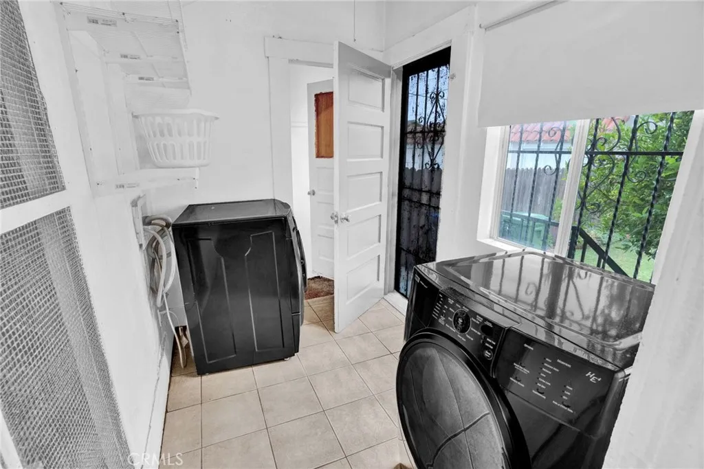 1417 S Norton Avenue, Los Angeles, California 90019 home-pic-9