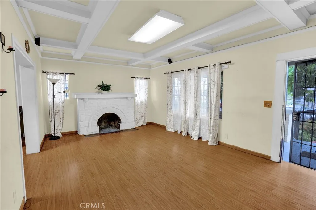 1417 S Norton Avenue, Los Angeles, California 90019 home-pic-2