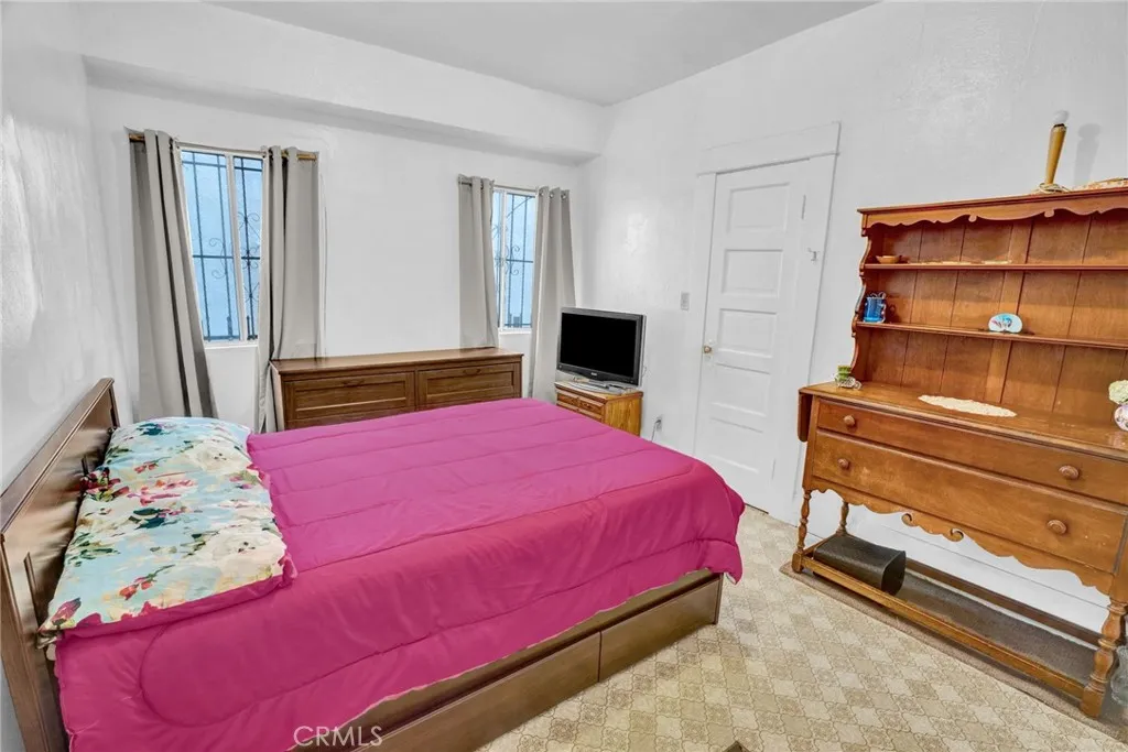 1417 S Norton Avenue, Los Angeles, California 90019 home-pic-12