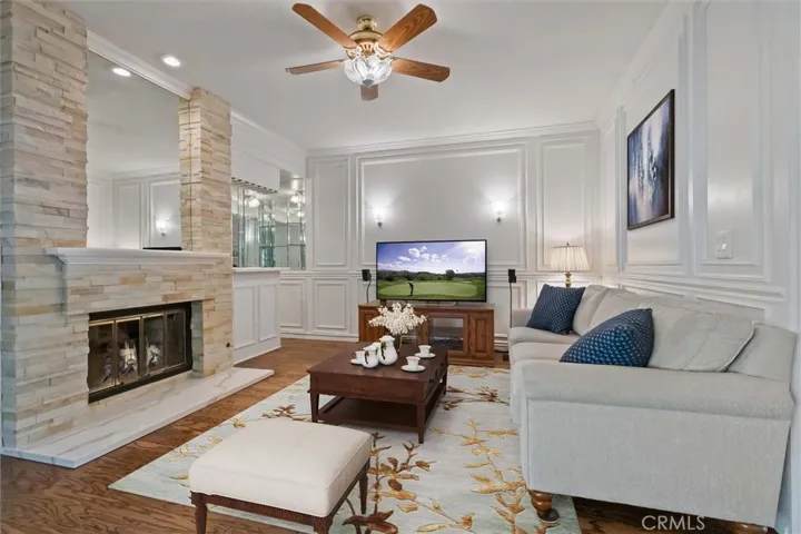Awesome family room.