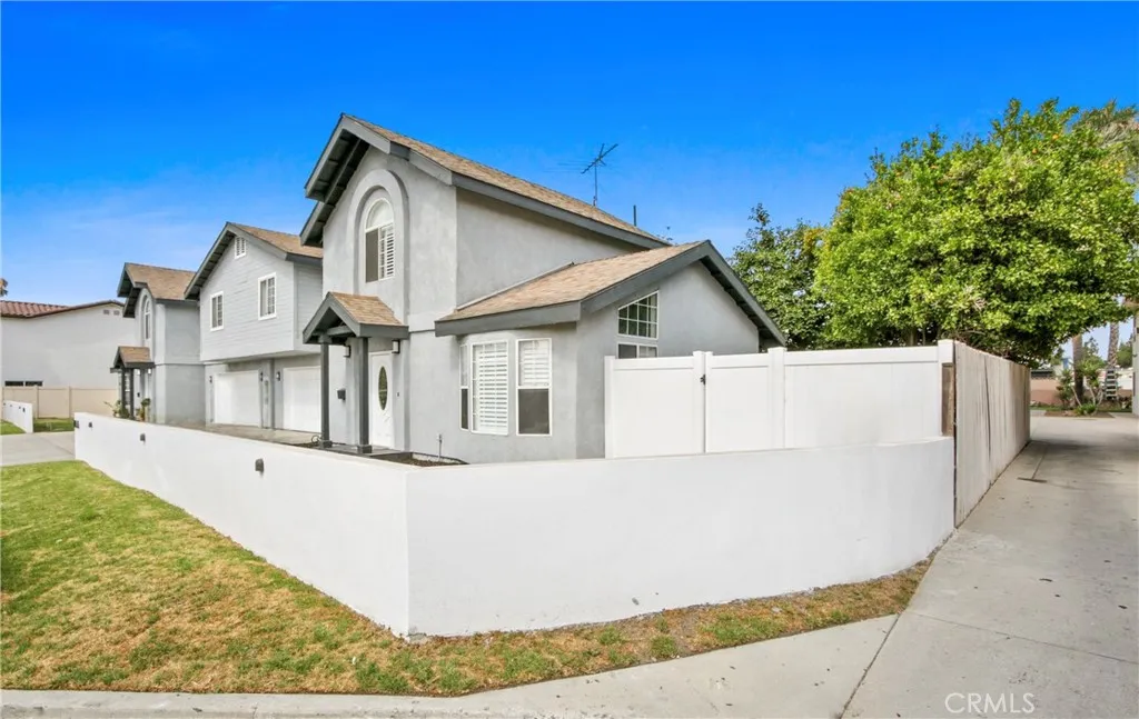 10535 Myrtle Street, Downey, California 90241, 6 Bedrooms Bedrooms, ,6 BathroomsBathrooms,Residential,For Sale,Myrtle,RS25187628