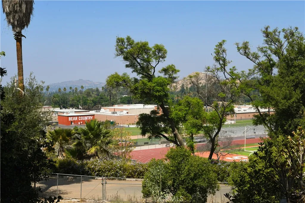 2475 Sunset Drive, Riverside, California 92506 home-pic-37