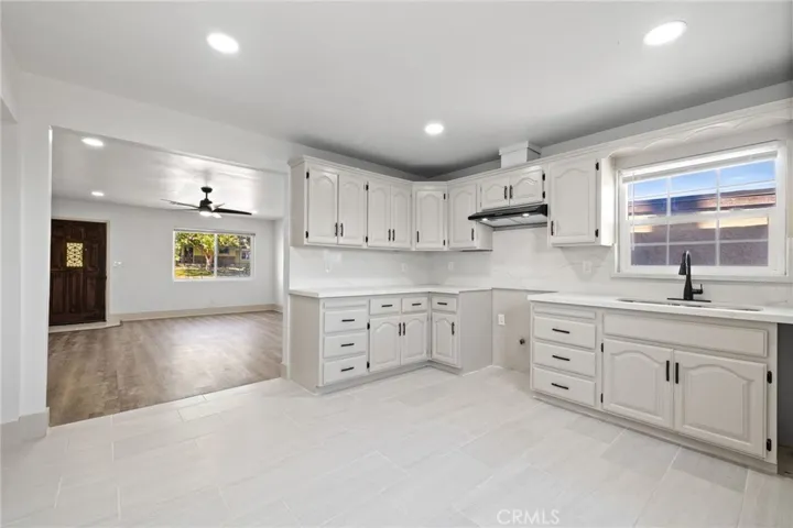 3123 Crestline Road, Bakersfield, California 93306