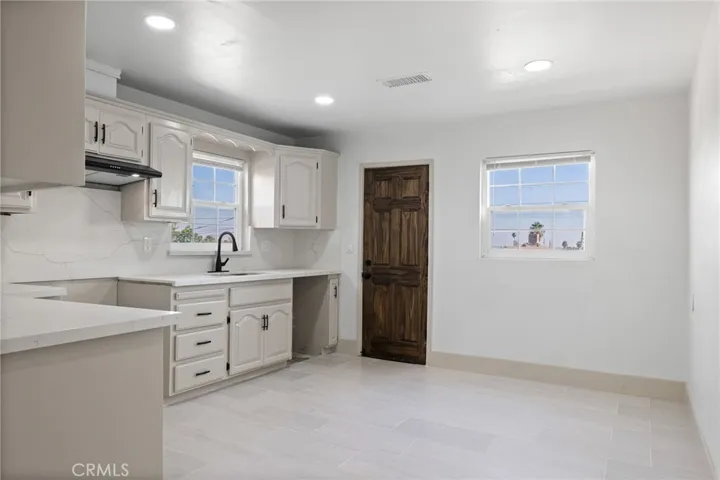 3123 Crestline Road, Bakersfield, California 93306