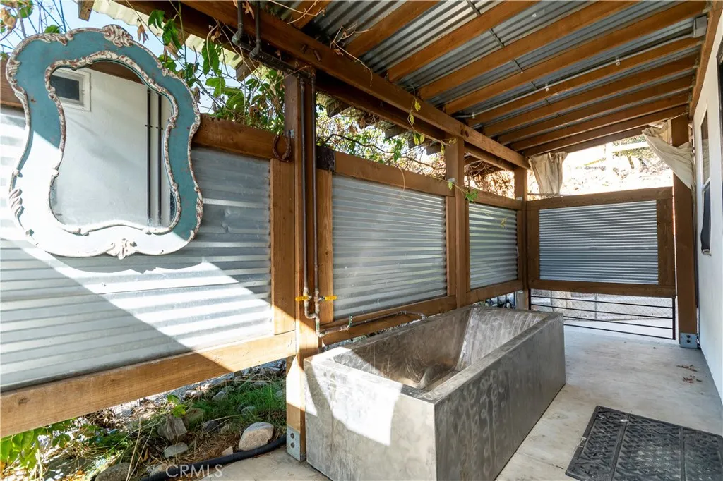 10161 Foothill Boulevard, Sylmar, California 91342 home-pic-17