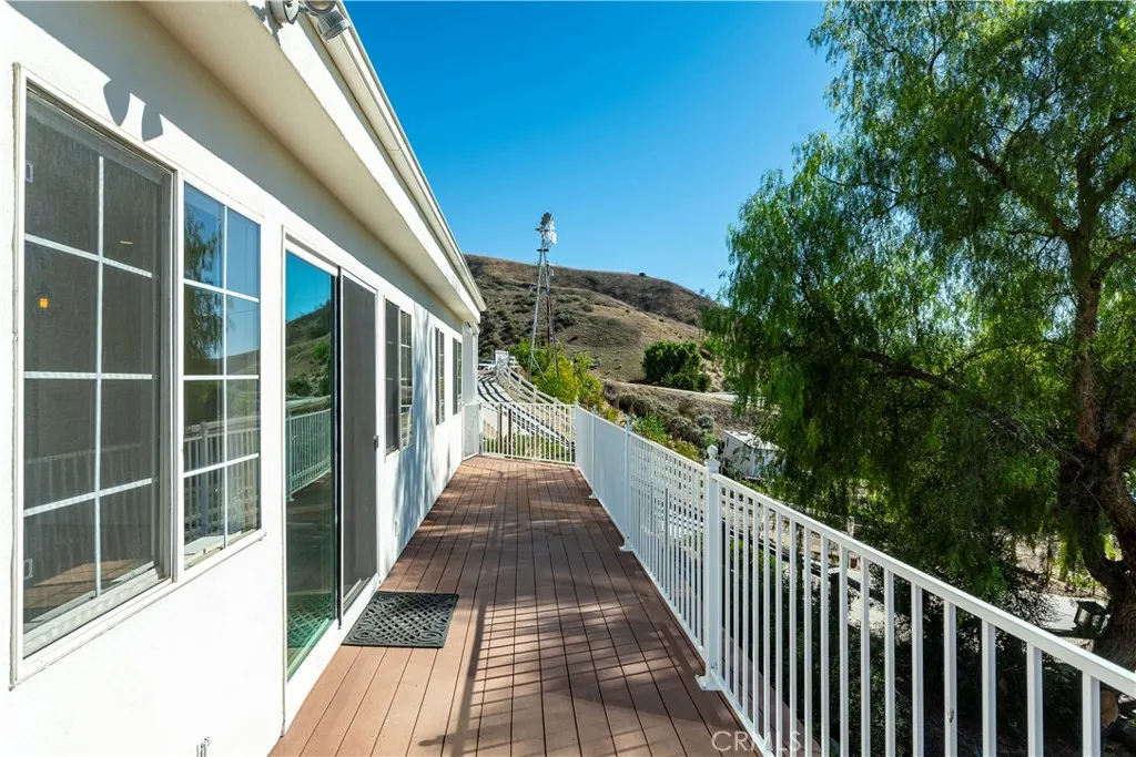 10161 Foothill Boulevard, Sylmar, California 91342 home-pic-27