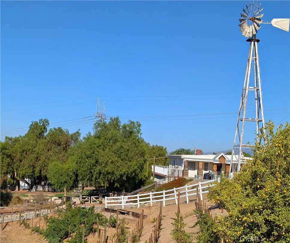 10161 Foothill Boulevard, Sylmar, California 91342, 2 Bedrooms Bedrooms, ,1 BathroomBathrooms,Residential,For Sale,Foothill,BB25170557