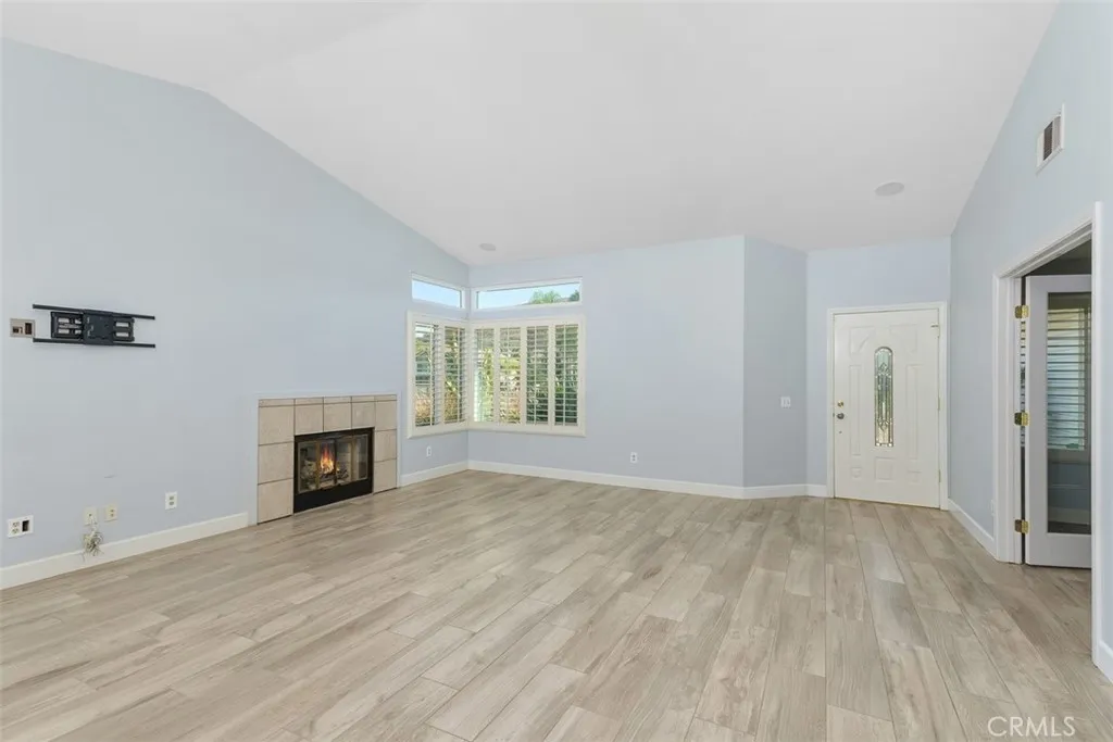 25382 Blackthorne Drive, Murrieta, California 92563 home-pic-8