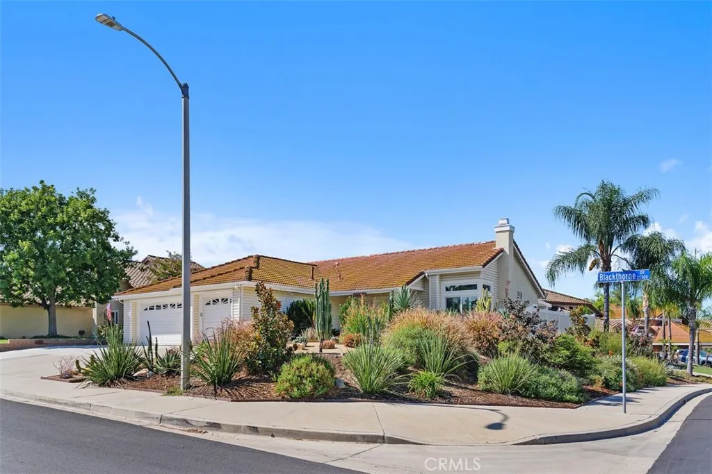 25382 Blackthorne Drive, Murrieta, California 92563 home-pic-0