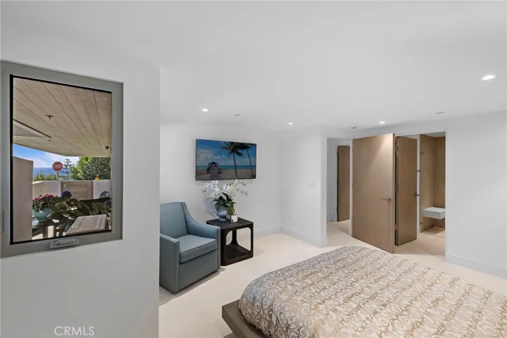 200 Alta Vista Way B, Laguna Beach, California 92651