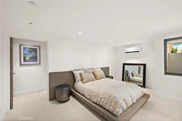 200 Alta Vista Way B, Laguna Beach, California 92651