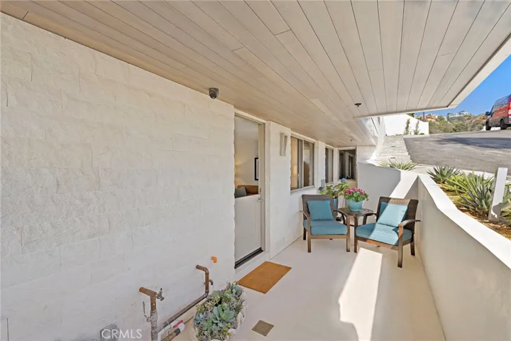 200 Alta Vista Way B, Laguna Beach, California 92651