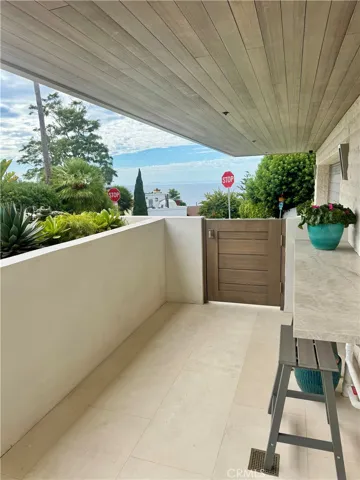 200 Alta Vista Way B, Laguna Beach, California 92651