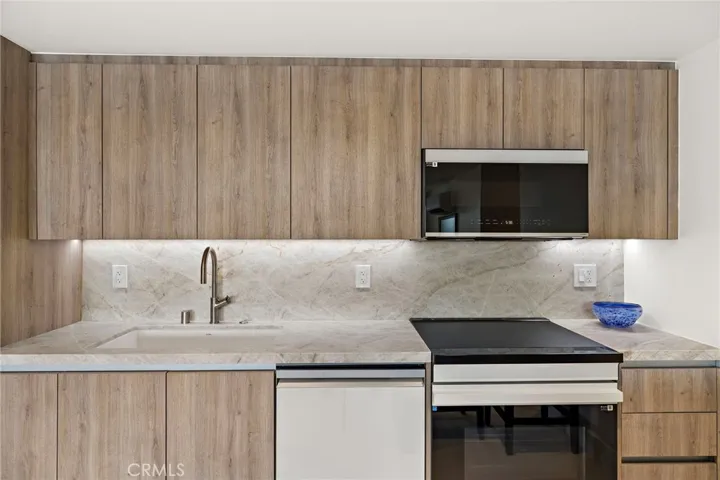 200 Alta Vista Way B, Laguna Beach, California 92651