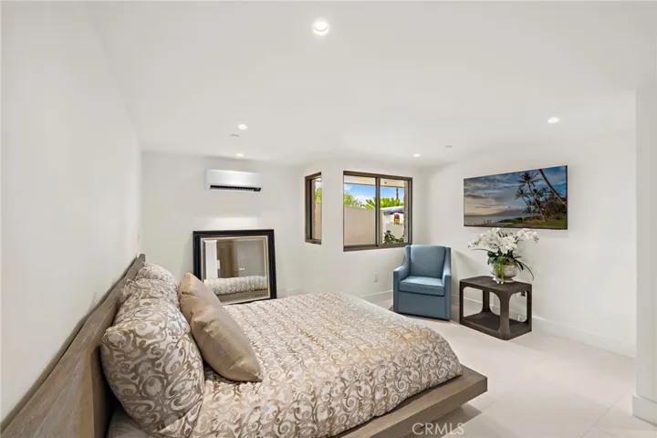 200 Alta Vista Way B, Laguna Beach, California 92651