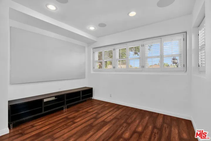 19341 Bryant Street, Northridge, California 91324