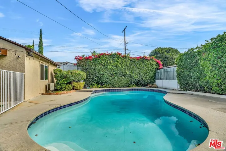 19341 Bryant Street, Northridge, California 91324