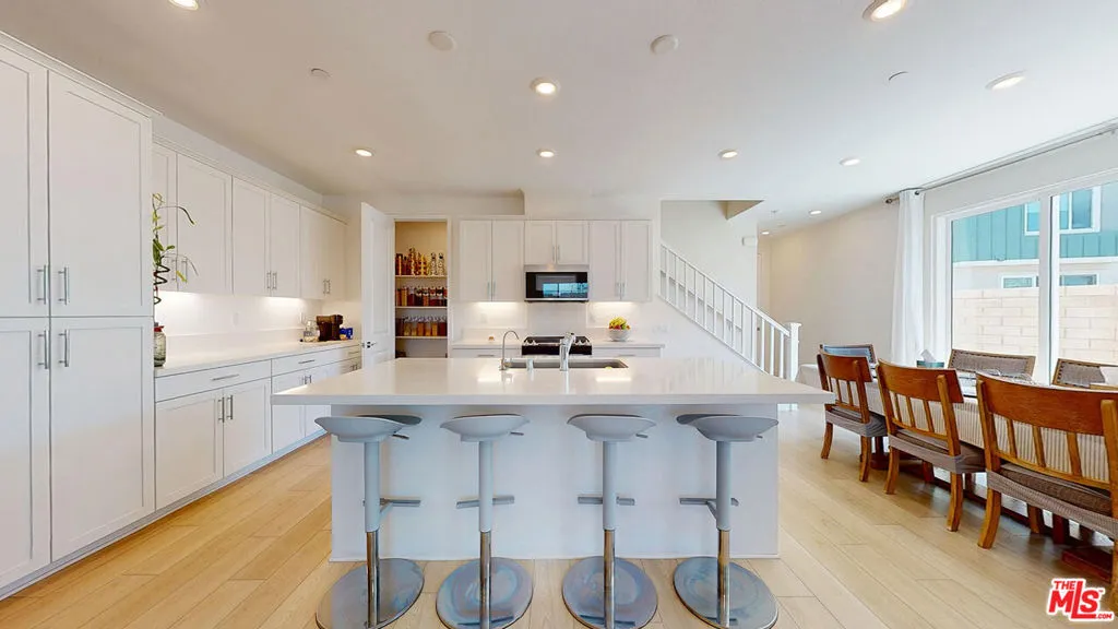 27651 Ensemble Place, Valencia, California 91381 home-pic-9