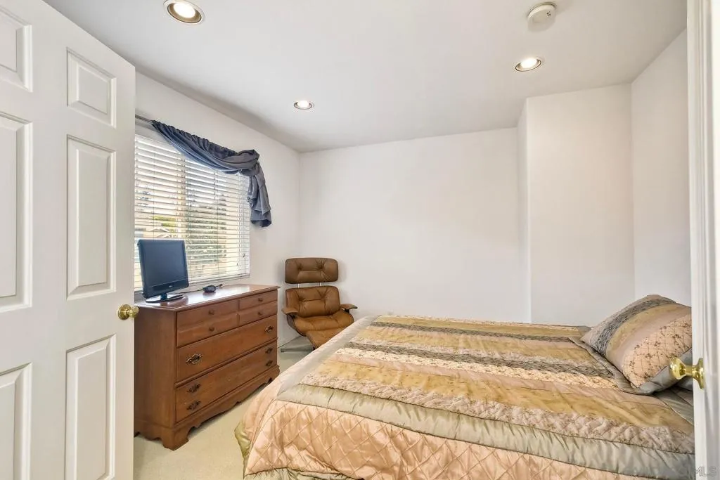 2967 West Canyon Avenue, San Diego, California 92123 home-pic-21