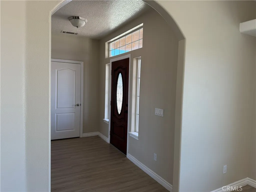 10626 Beaver Avenue, Phelan, California 92371 home-pic-9