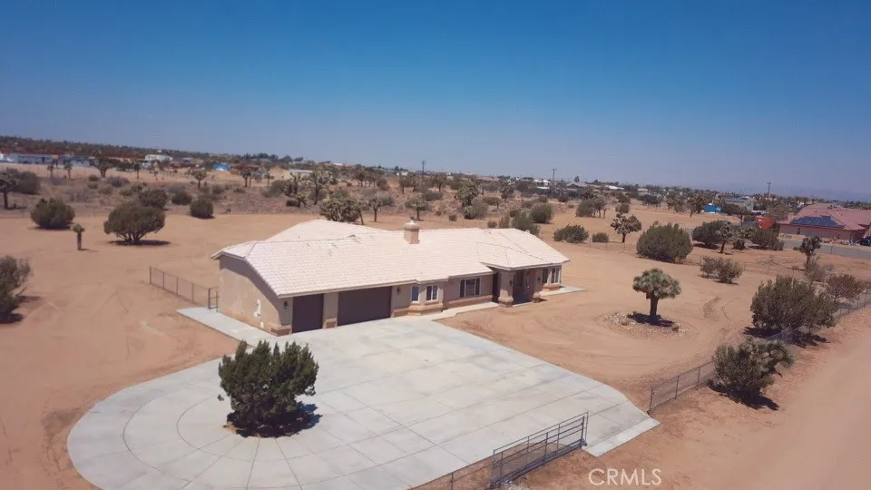 10626 Beaver Avenue, Phelan, California 92371 home-pic-1