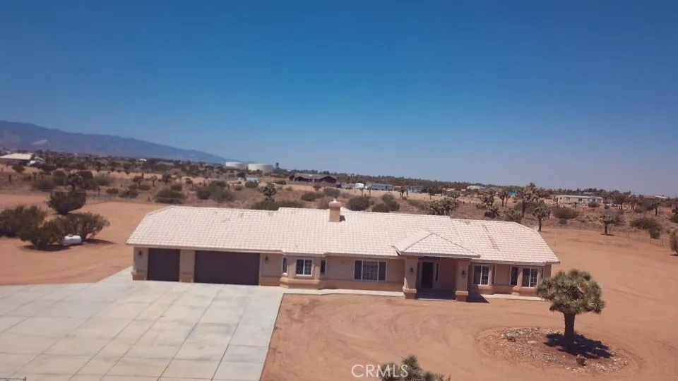 10626 Beaver Avenue, Phelan, California 92371 home-pic-0
