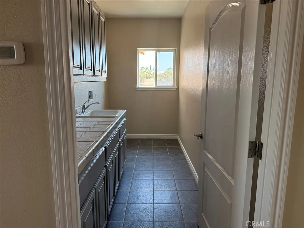 10626 Beaver Avenue, Phelan, California 92371 home-pic-15