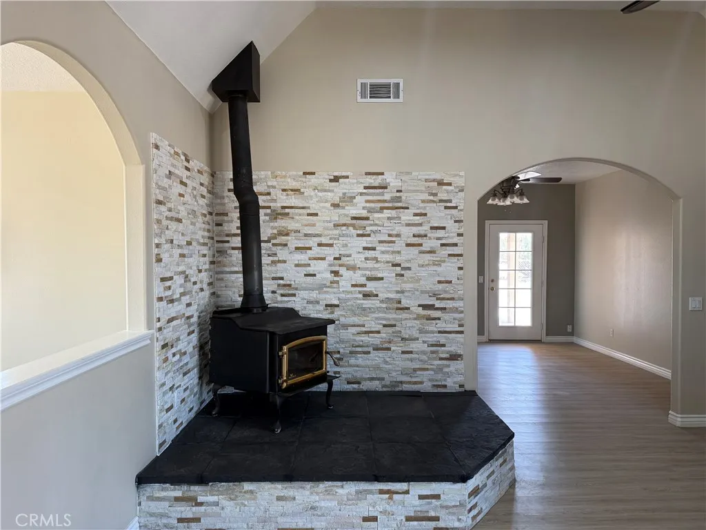 10626 Beaver Avenue, Phelan, California 92371 home-pic-8