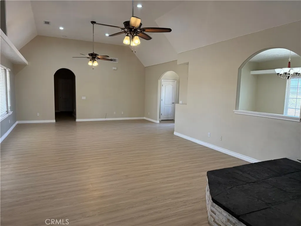 10626 Beaver Avenue, Phelan, California 92371 home-pic-7