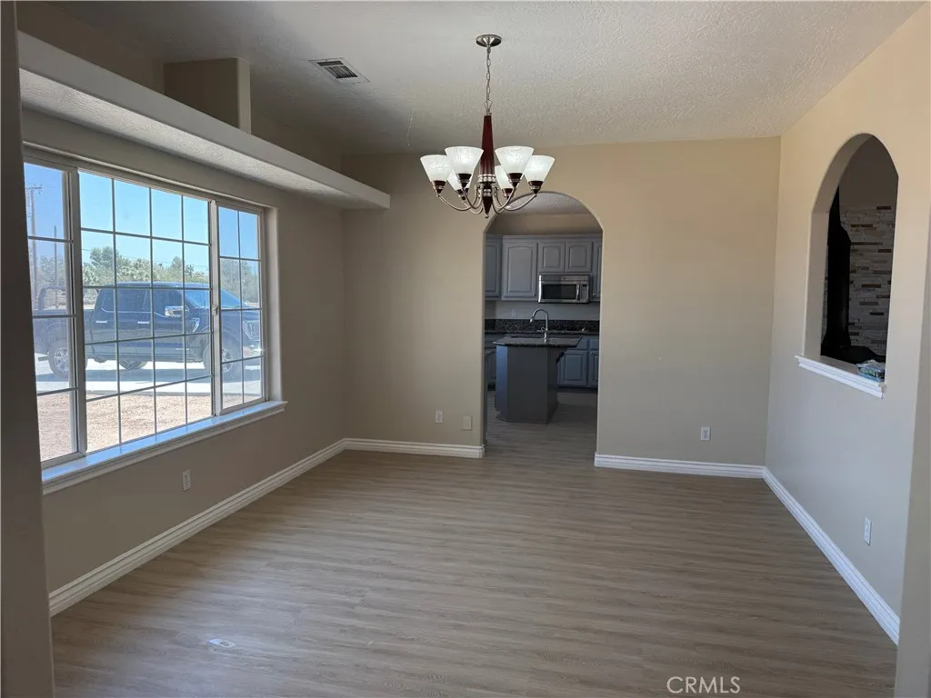 10626 Beaver Avenue, Phelan, California 92371 home-pic-6