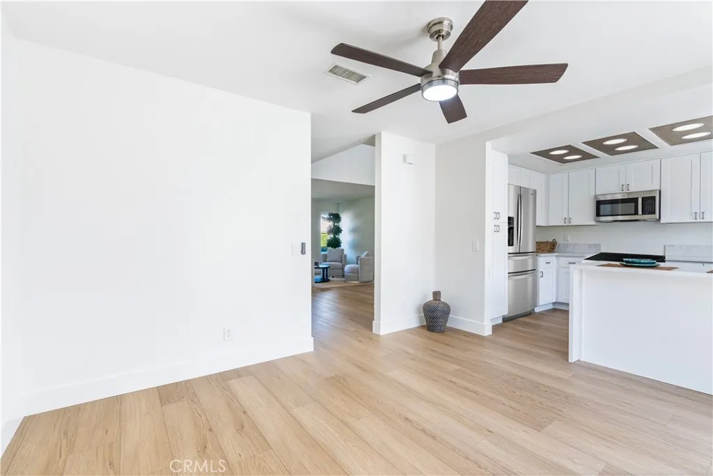 4 Wintergreen 4, Irvine, California 92604 home-pic-6