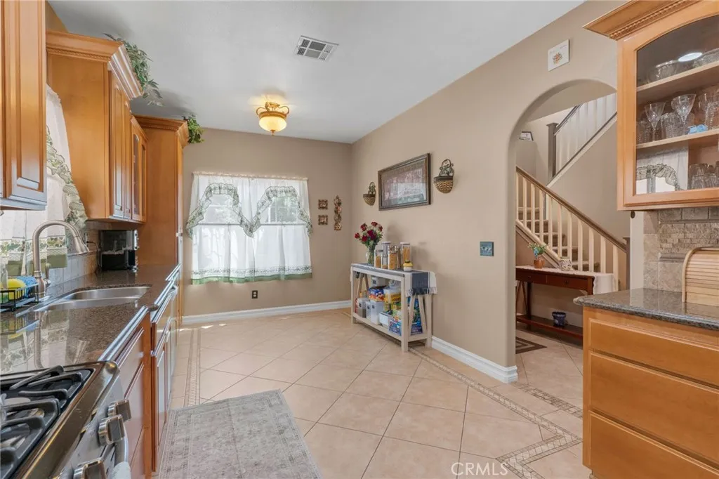 12776 Berrydale Street, Victorville, California 92392 home-pic-9