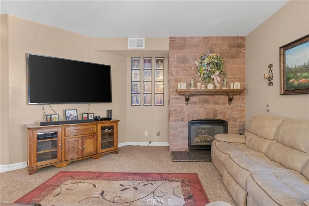 12776 Berrydale Street, Victorville, California 92392 home-pic-6