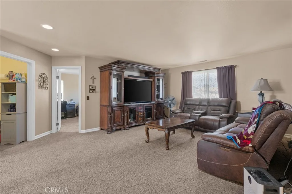 12776 Berrydale Street, Victorville, California 92392 home-pic-18
