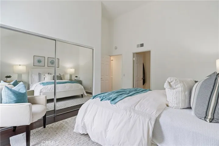 182 Westport 104, Newport Beach, California 92660