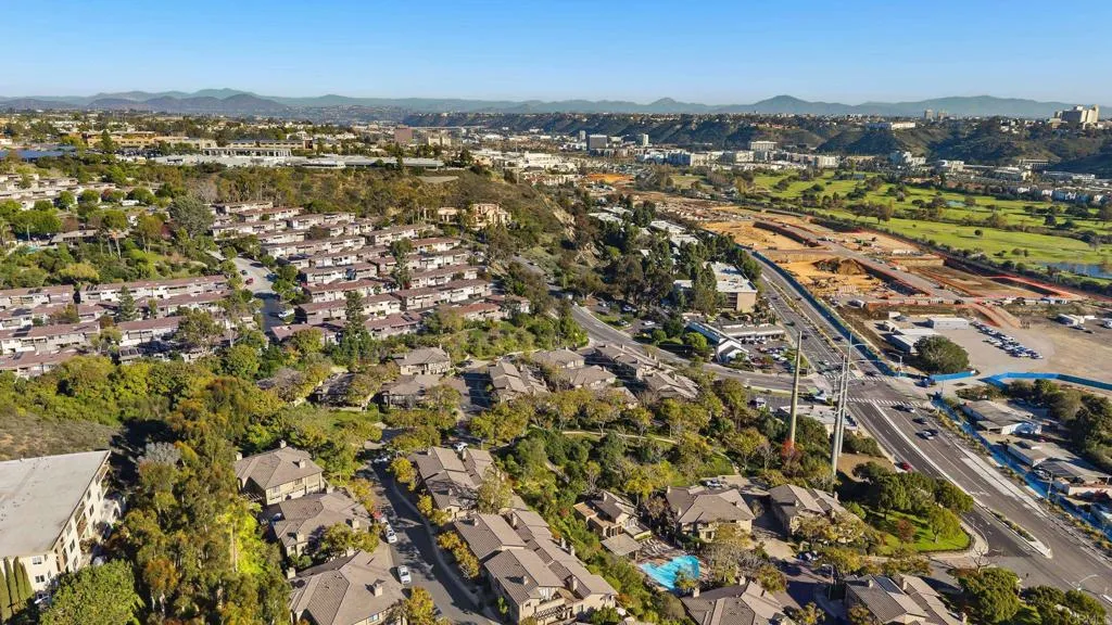 6055 Cirrus Street, San Diego, California 92110 home-pic-33