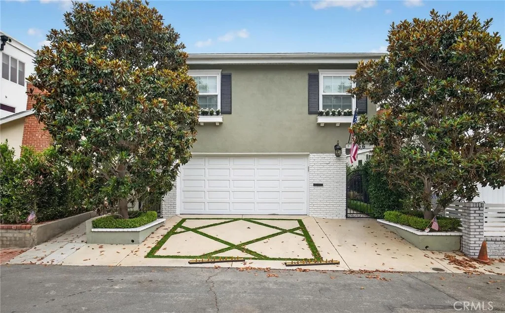 456 30th Street, Manhattan Beach, California 90266, 3 Bedrooms Bedrooms, ,2 BathroomsBathrooms,Residential Lease,For Rent,30th,SB25182736