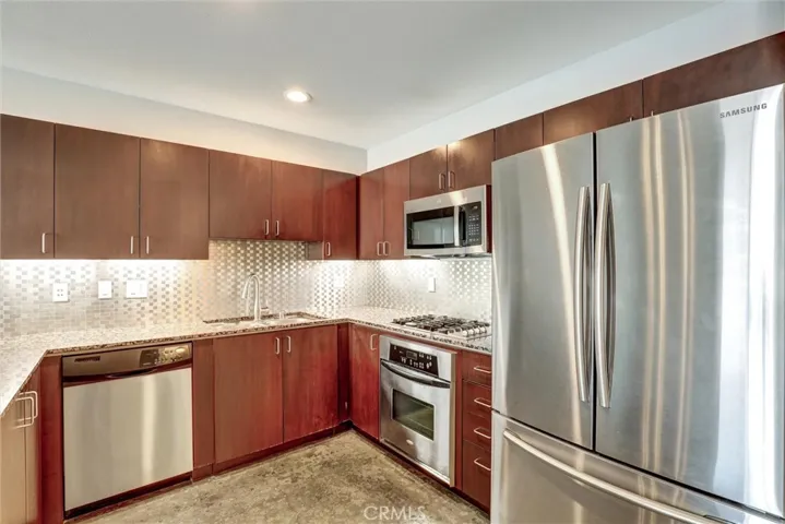 285 W 6th Street 327, San Pedro, California 90731