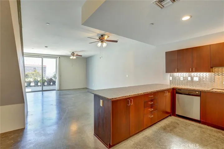 285 W 6th Street 327, San Pedro, California 90731