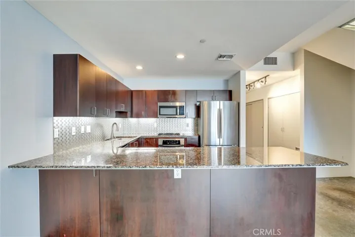 285 W 6th Street 327, San Pedro, California 90731
