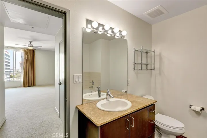 285 W 6th Street 327, San Pedro, California 90731