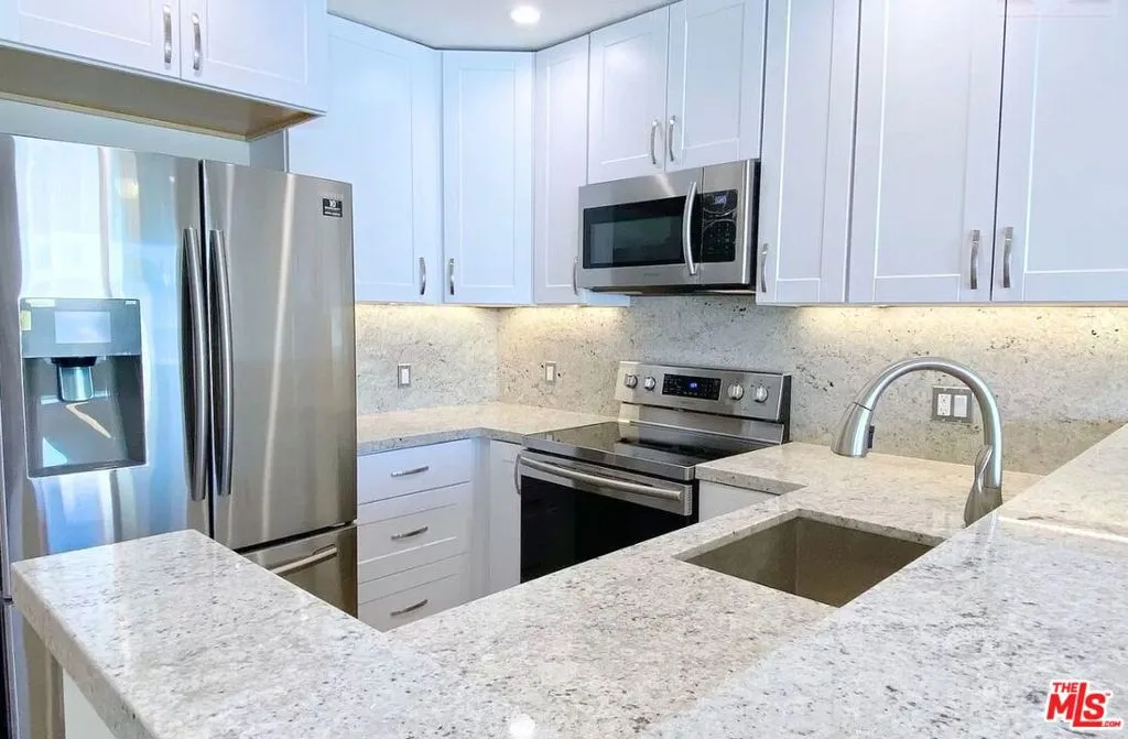 1731 Colby Avenue 202, Los Angeles, California 90025 home-pic-0