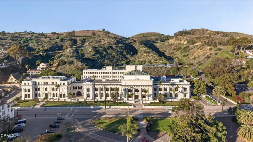 Iconic City Hall